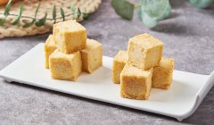 咸蛋黄鱼豆腐Salted Egg Yolk Fish Tofu