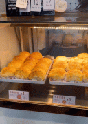 知名面包品牌被曝光：视频中一只老鼠乱窜，还埋头啃面包！涉事门店已被查封，店长：是从店外面钻进来的